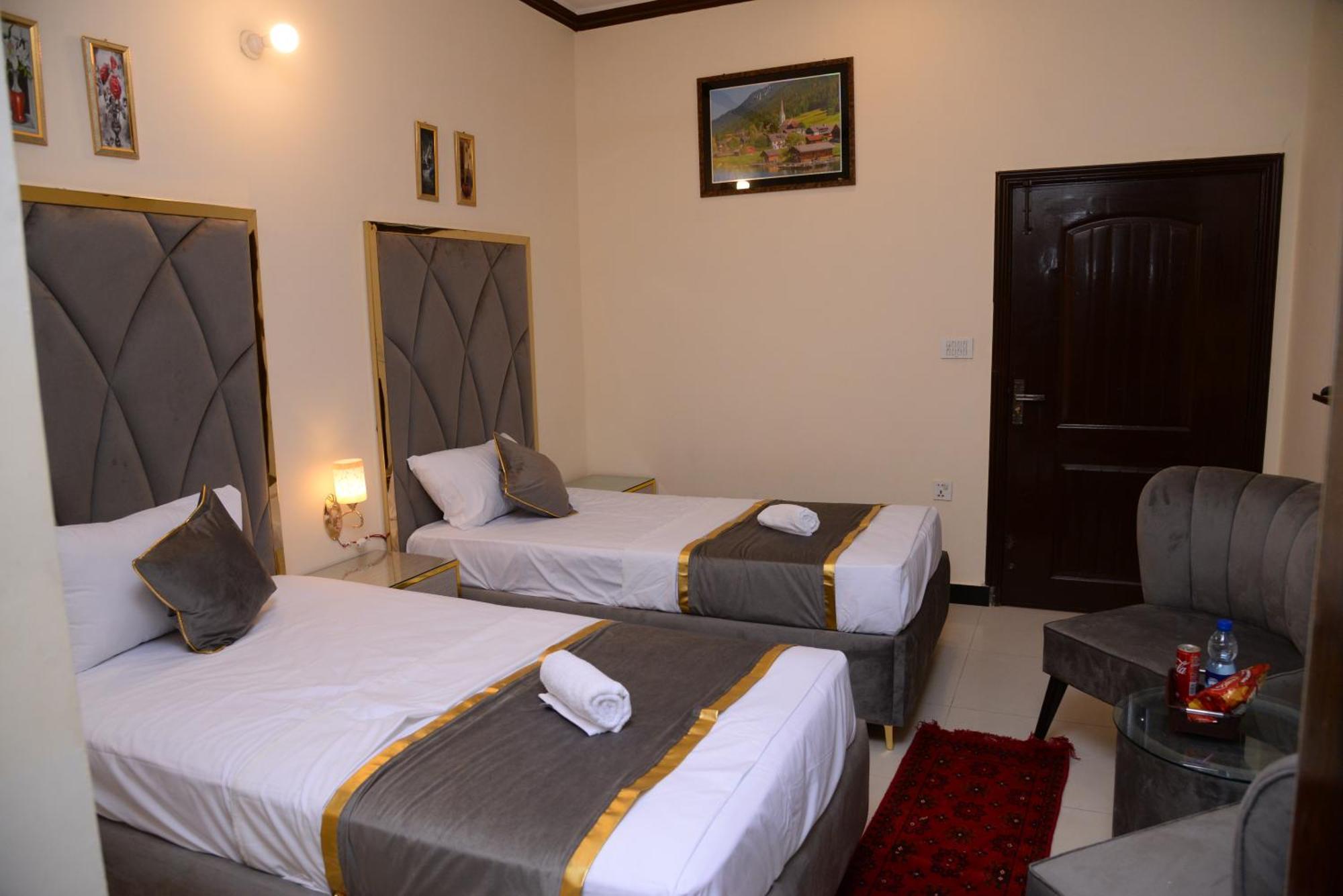 Go Room Hotel Lahore Luaran gambar